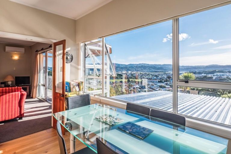 Photo of property in 57 Kinghorne Street, Strathmore Park, Wellington, 6022