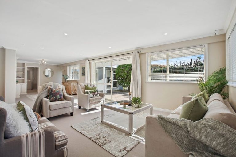 Photo of property in 150 Bleakhouse Road, Mellons Bay, Auckland, 2014