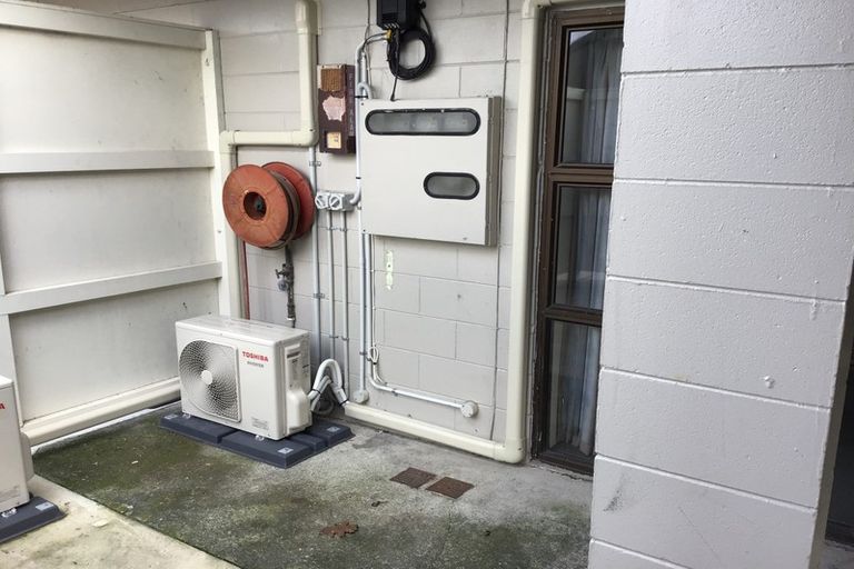 Photo of property in 17 Third Avenue, Avenues, Whangarei, 0110