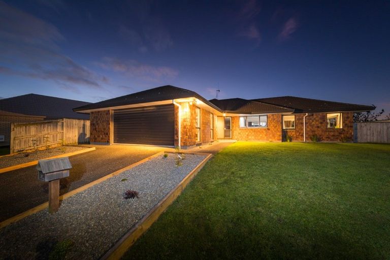 Photo of property in 39 Rosalie Terrace, Kelvin Grove, Palmerston North, 4414