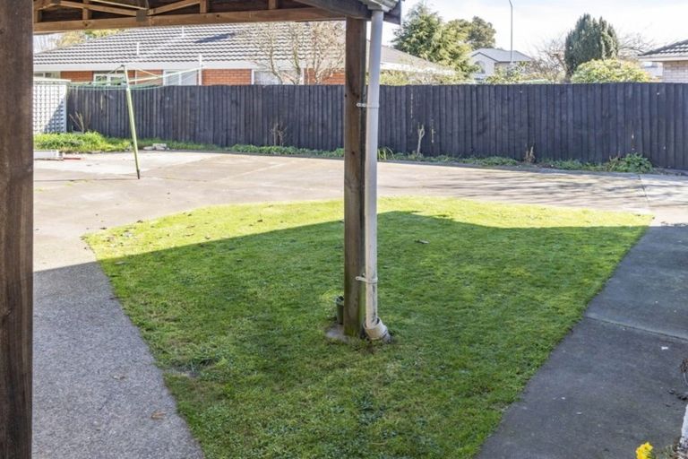 Photo of property in 399 Yaldhurst Road, Russley, Christchurch, 8042