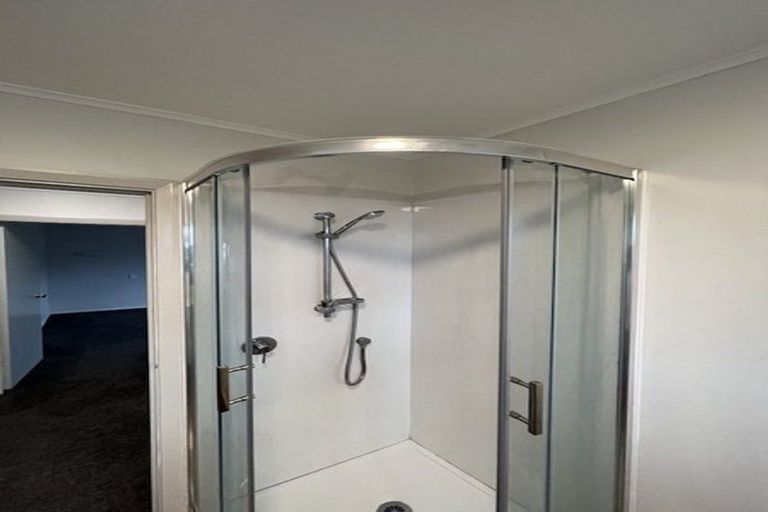 Photo of property in 50 Karaka Crescent, Levin, 5510