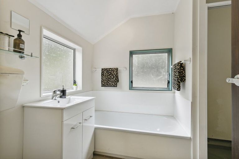 Photo of property in 11 Tralee Place, Johnsonville, Wellington, 6037