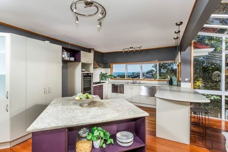 Photo of property in 10 Park Rise, Campbells Bay, Auckland, 0630