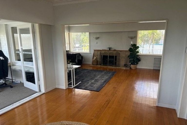 Photo of property in 84 Aberdeen Road, Campbells Bay, Auckland, 0620