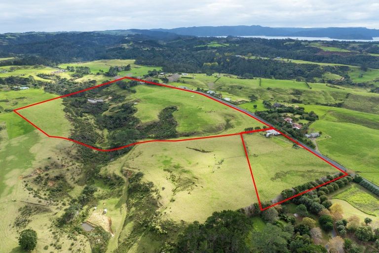 Photo of property in 3031 Awhitu Road, Awhitu, Waiuku, 2684