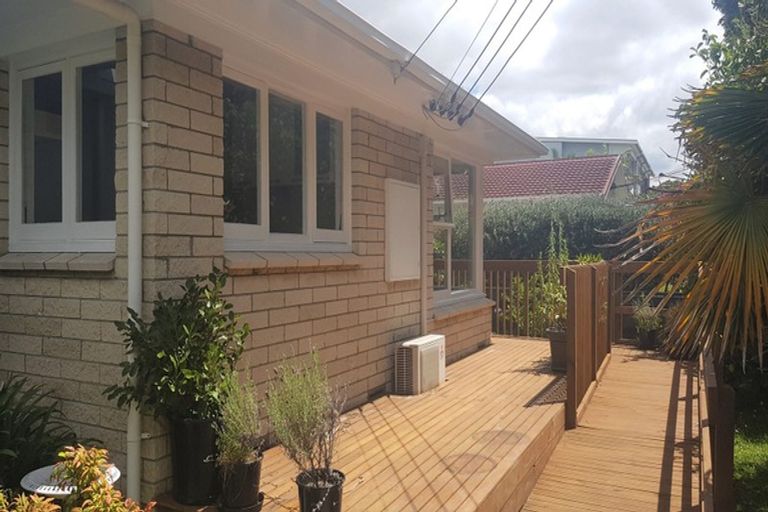 Photo of property in 1/24 Bute Road, Browns Bay, Auckland, 0630