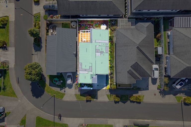 Photo of property in 6 Reserva Crescent, Kumeu, 0810