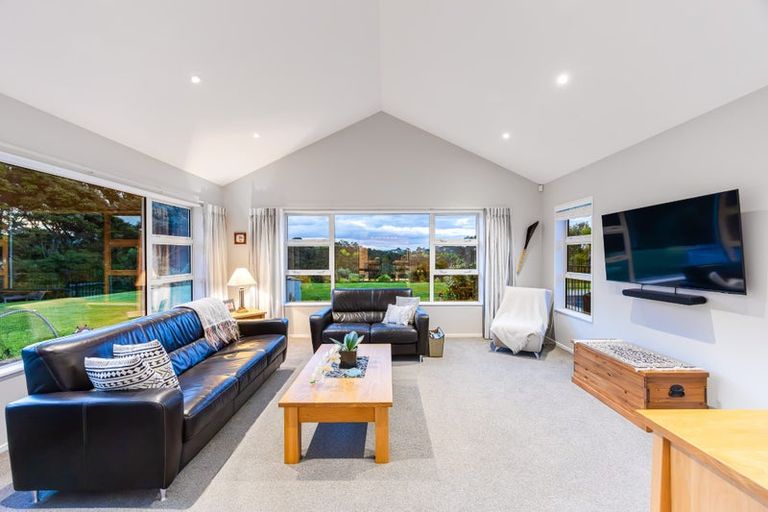 Photo of property in 343 Glenvar Road, Long Bay, Auckland, 0630