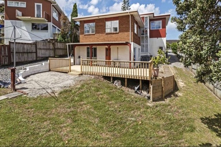 Photo of property in 16 Colin Wild Place, Glenfield, Auckland, 0629