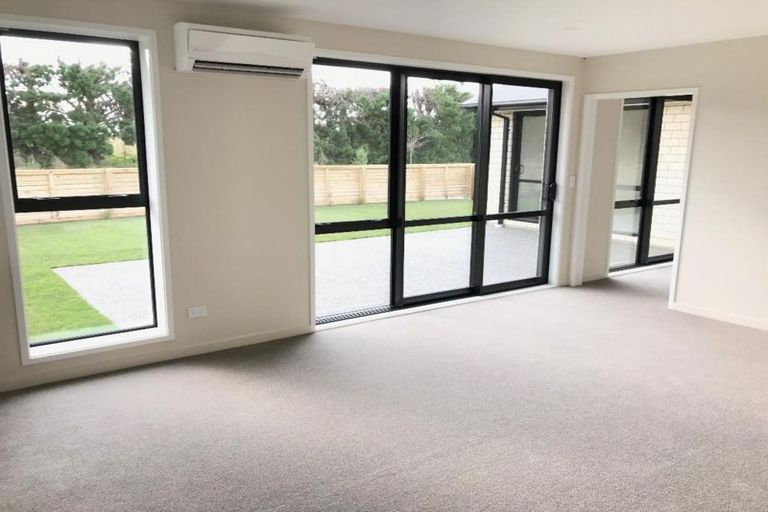 Photo of property in 28 Robert Duncan Road, Belfast, Christchurch, 8051