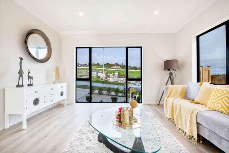 Photo of property in 18 Lime Hill Rise, Flat Bush, Auckland, 2019
