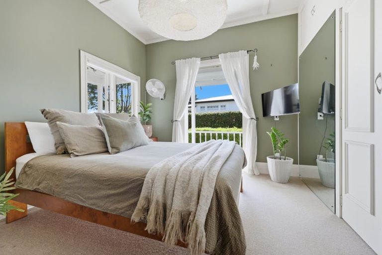 Photo of property in 18 Alberta Street, Point Chevalier, Auckland, 1022