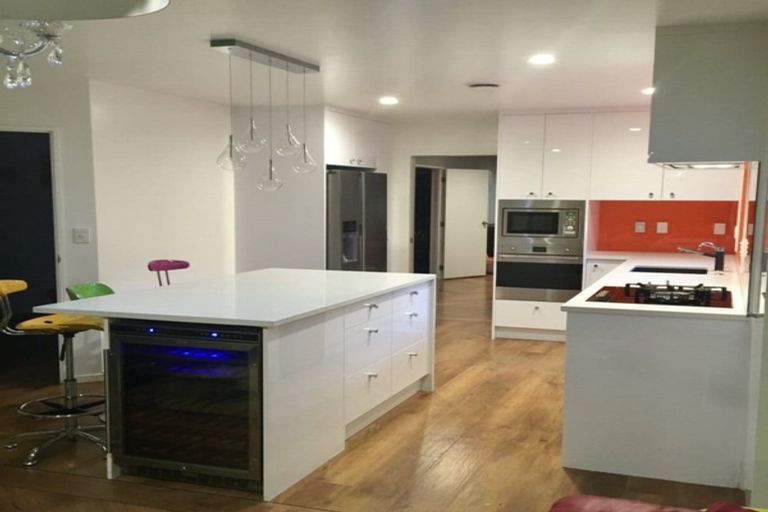 Photo of property in 15 Fairchild Avenue, Goodwood Heights, Auckland, 2105