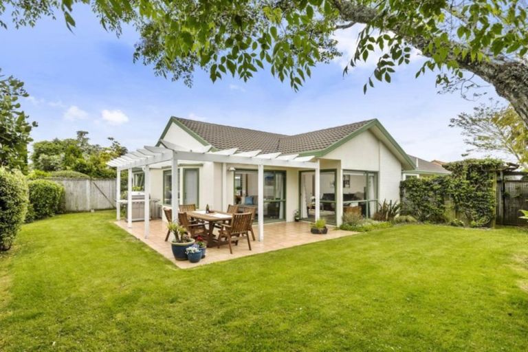 Photo of property in 6 Orohena Close, Northpark, Auckland, 2013