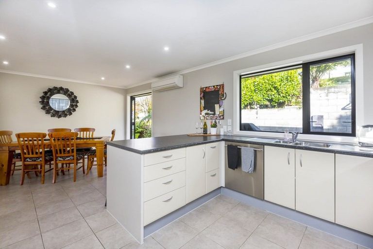 Photo of property in 15 Kirton Drive, Riverstone Terraces, Upper Hutt, 5018