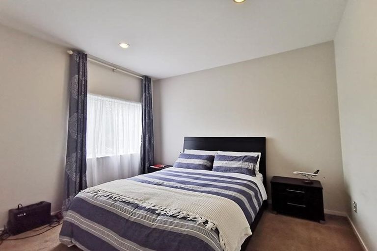 Photo of property in 12 Mural Place, Greenhithe, Auckland, 0632