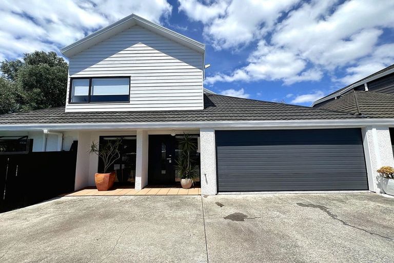 Photo of property in 2/24 Hattaway Avenue, Bucklands Beach, Auckland, 2012