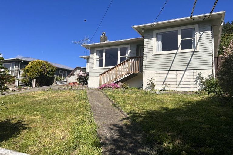 Photo of property in 31 Gardiner Grove, Wainuiomata, Lower Hutt, 5014