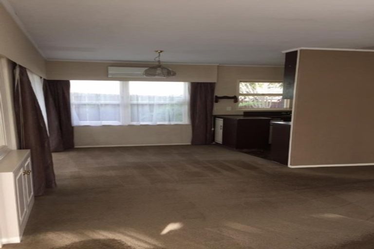 Photo of property in 2 Snowden Place, Opaheke, Papakura, 2113