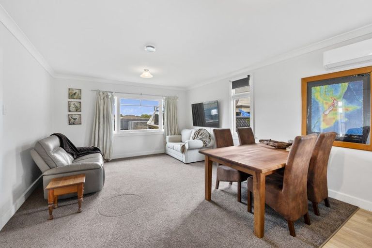 Photo of property in 106 Meeanee Road, Taradale, Napier, 4112