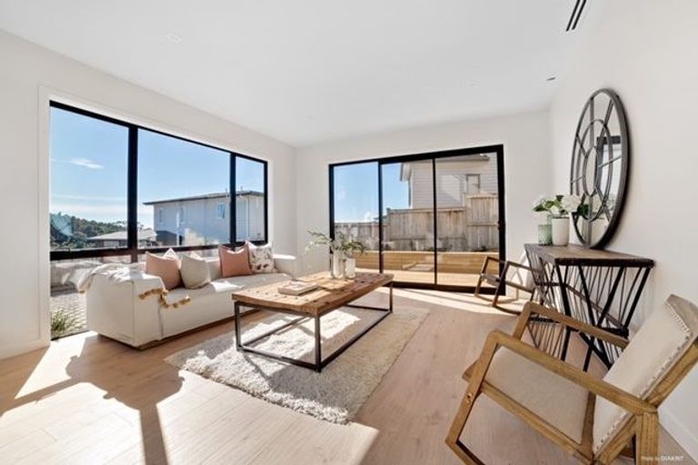 Photo of property in 13 Golden Morning Drive, Albany Heights, Auckland, 0632