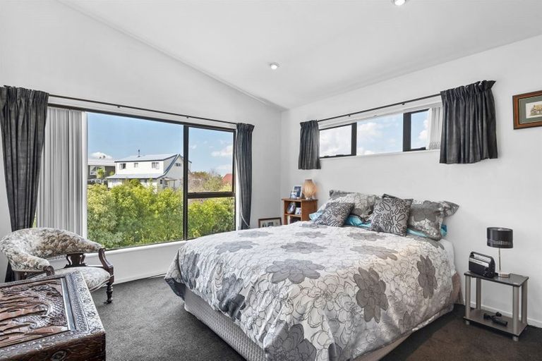 Photo of property in 12 Da Vinci Place, West Harbour, Auckland, 0618