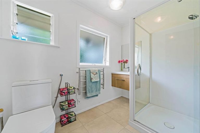 Photo of property in 2/9 Moana Avenue, Belmont, Auckland, 0622
