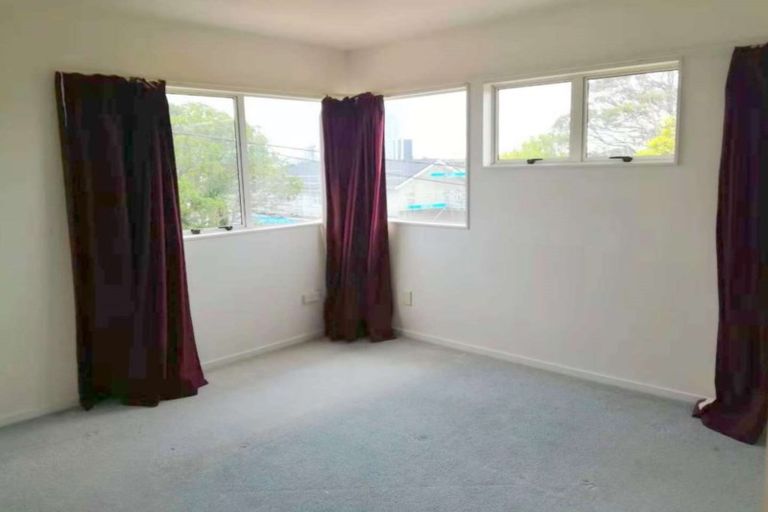 Photo of property in 36a Crichton Terrace, Hauraki, Auckland, 0622