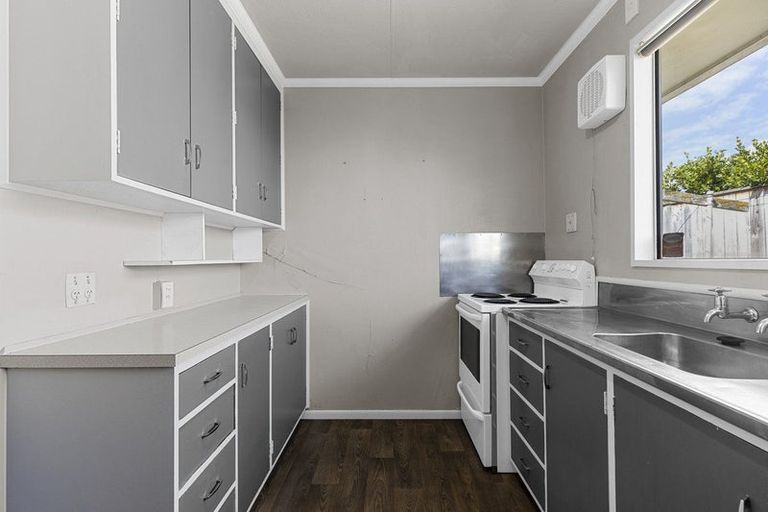 Photo of property in 4/10 Kowhai Avenue, Takaro, Palmerston North, 4410