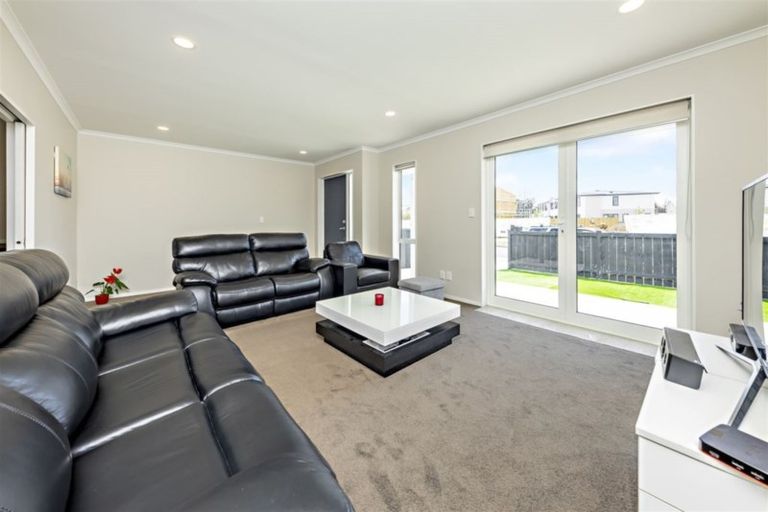 Photo of property in 31 Bellbird Street, Papakura, 2110