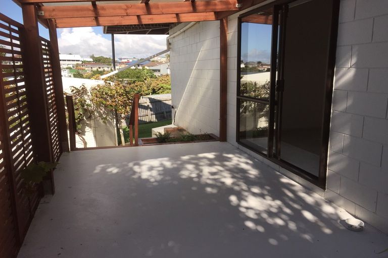 Photo of property in 29a Stanmore Bay Road, Stanmore Bay, Whangaparaoa, 0932