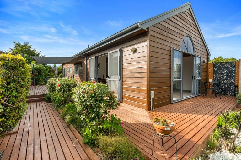 Photo of property in 28 Webb Place, Papamoa Beach, Papamoa, 3118