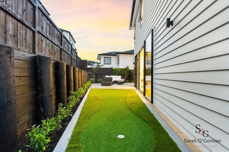 Photo of property in 65 Rathmullen Place, Pinehill, Auckland, 0632