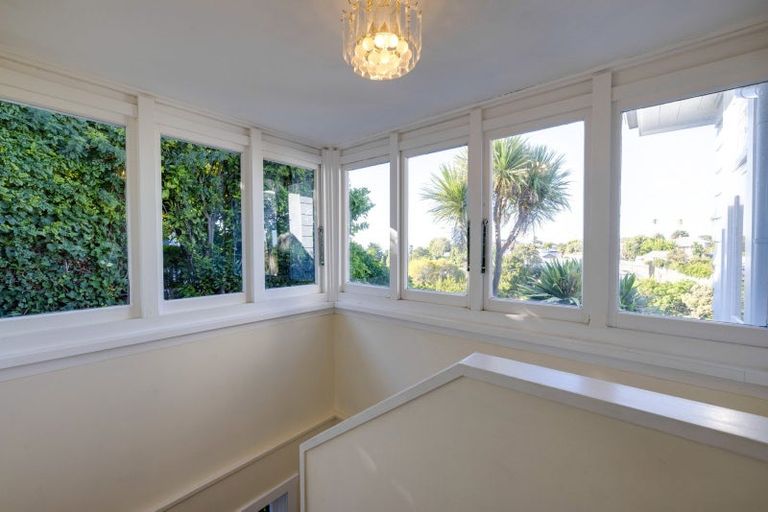 Photo of property in 4 Harvey Road, Bluff Hill, Napier, 4110