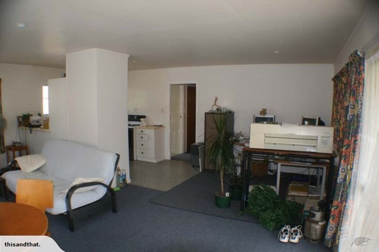 Photo of property in 1/133 Shakespeare Road, Milford, Auckland, 0620