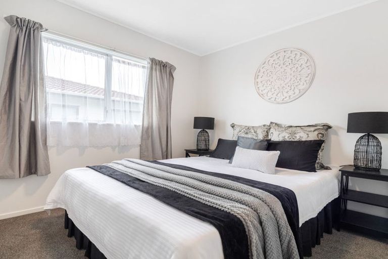 Photo of property in 1/24 Kennington Drive, Clendon Park, Auckland, 2103