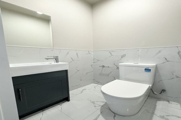 Photo of property in 6b St Catherine Crescent, West Harbour, Auckland, 0618