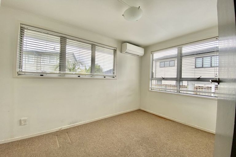 Photo of property in 60a Swaffield Road, Papatoetoe, Auckland, 2025