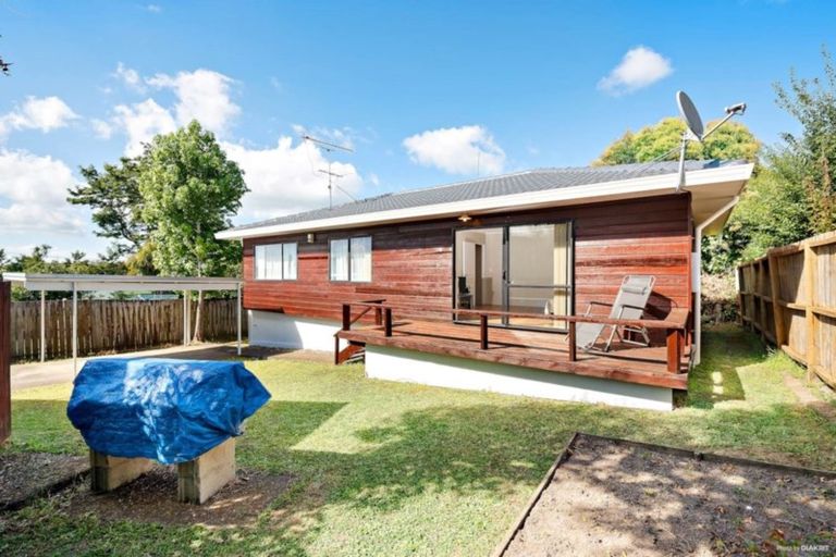 Photo of property in 2/8 Locket Road, Glenfield, Auckland, 0629