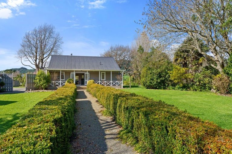Photo of property in 15 Gleeson Road, Manakau, Levin, 5573