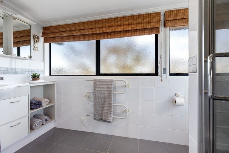 Photo of property in 18 Andrew Place, Otumoetai, Tauranga, 3110