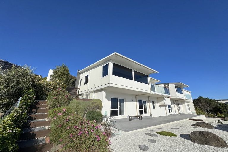 Photo of property in 2 Clearview Lane, Mount Pleasant, Christchurch, 8081