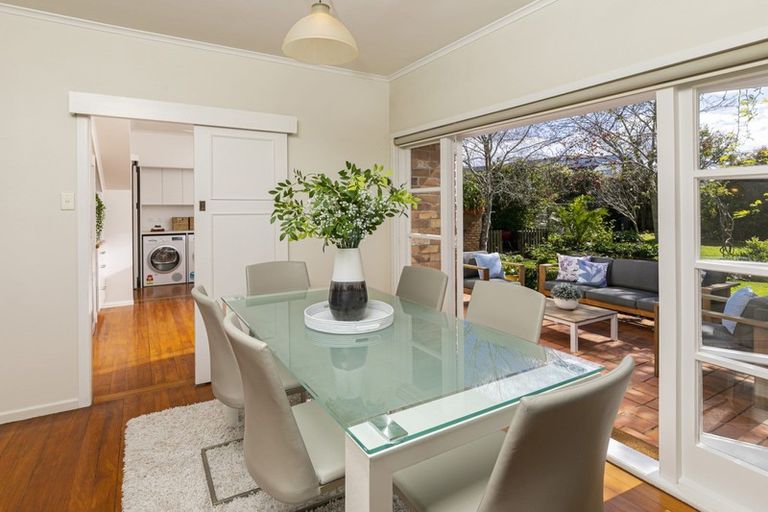 Photo of property in 8 Frieston Road, Milford, Auckland, 0620