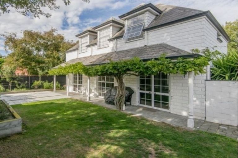 Photo of property in 2/244 Memorial Avenue, Burnside, Christchurch, 8053