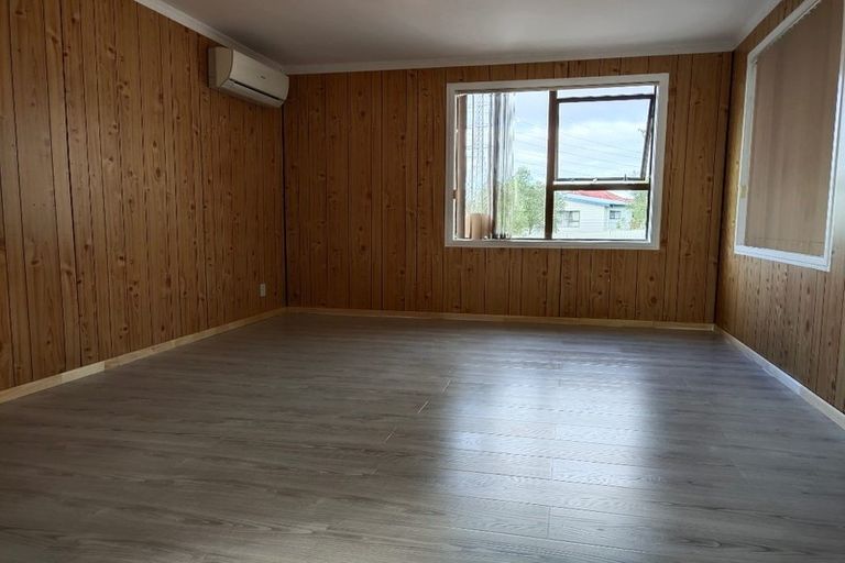 Photo of property in 49 Dissmeyer Drive, Clover Park, Auckland, 2019