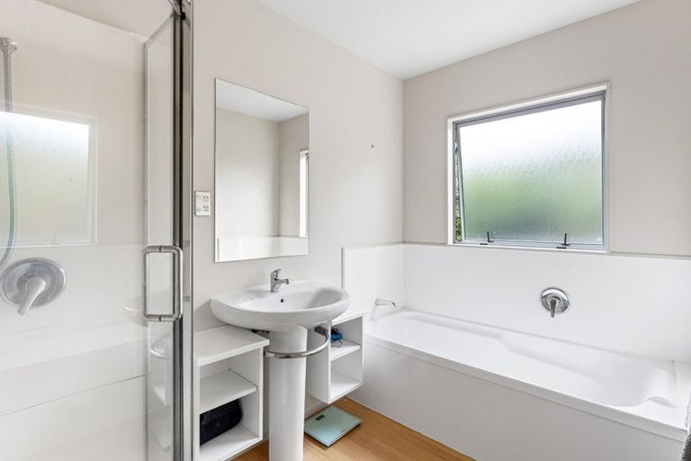 Photo of property in 14 Charlotte Way, Raumati South, Paraparaumu, 5032