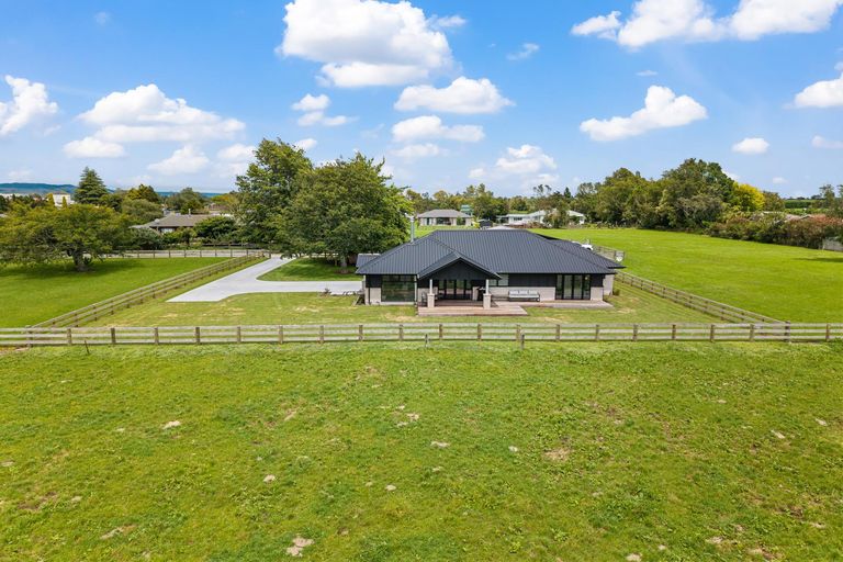 Photo of property in 16 Coates Lane, Te Poi, 3473