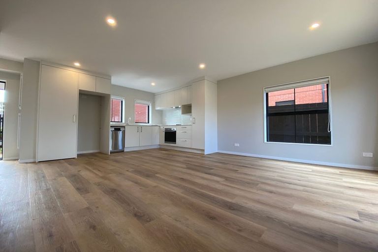 Photo of property in 11/15 Sunhill Road, Sunnyvale, Auckland, 0612