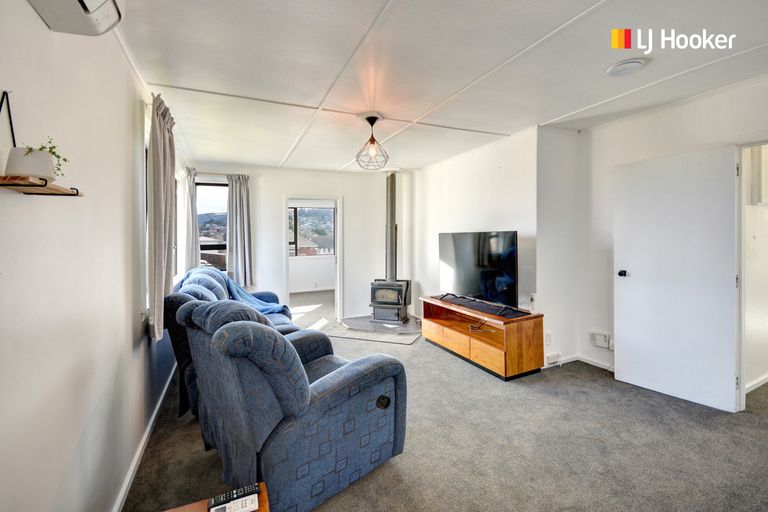 Photo of property in 21 Burgess Street, Green Island, Dunedin, 9018